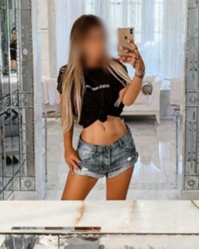 Pozcu Bayan Escort: Doğallığı ve Zarafetiyle Dikkat Çeken Kadın