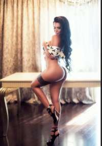 Mersin Merkez'deki Büyüleyici Escort Kızla Tanışın